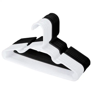 Plastic Clothes Hangers2858