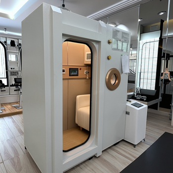 Hyperbaric Oxygen Chamber80386
