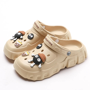 Garden Clogs & Mule Slides11605