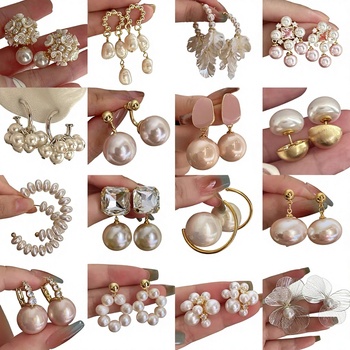 Luxury Stud Earrings82010
